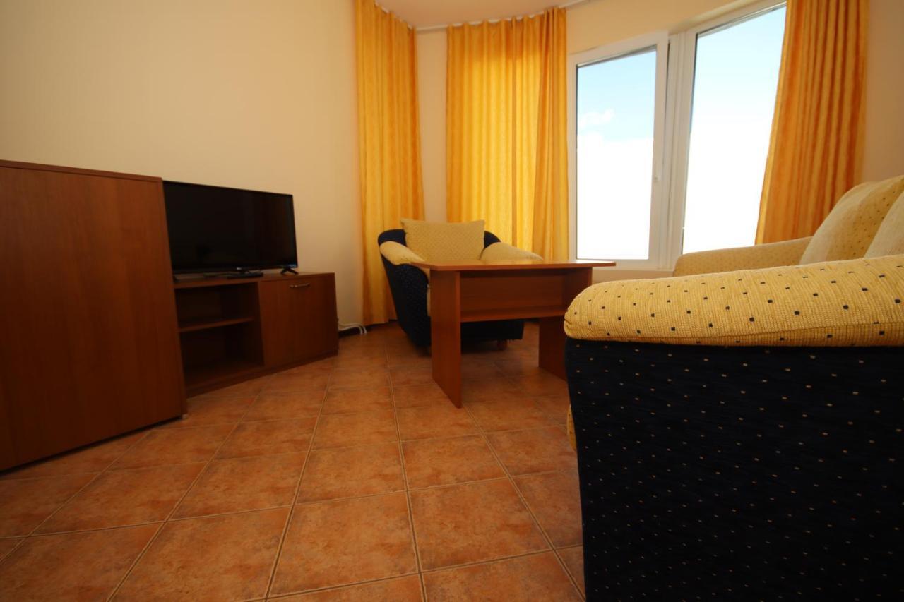 Hotel Continental Kiten  Zewnętrze zdjęcie