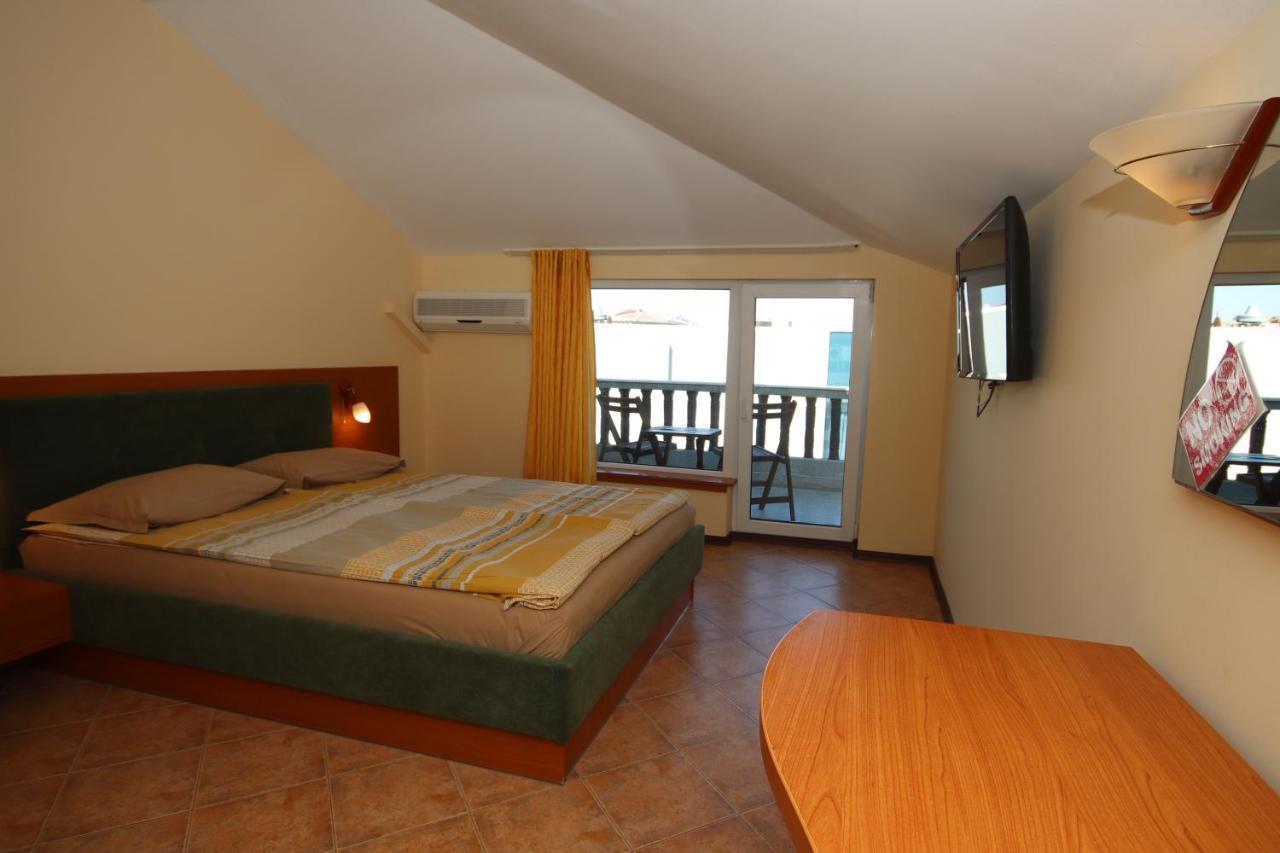 Hotel Continental Kiten  Zewnętrze zdjęcie