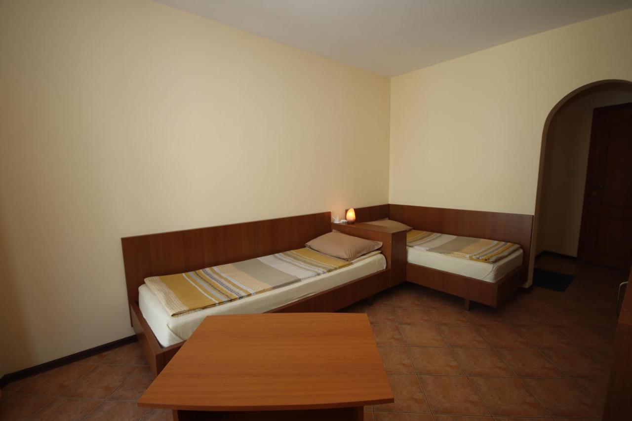 Hotel Continental Kiten  Zewnętrze zdjęcie