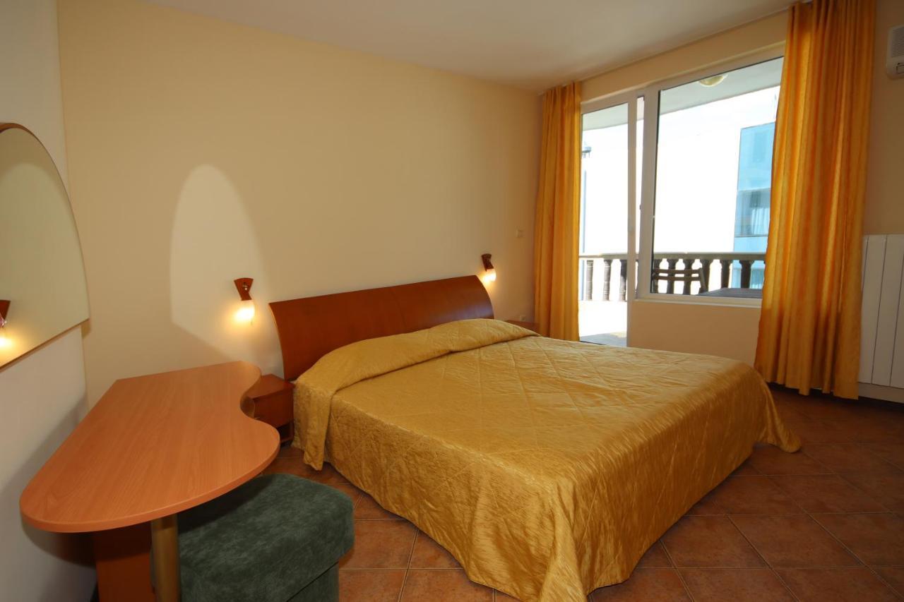 Hotel Continental Kiten  Zewnętrze zdjęcie