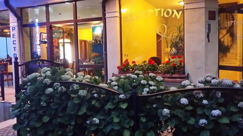 Hotel Continental Kiten  Zewnętrze zdjęcie
