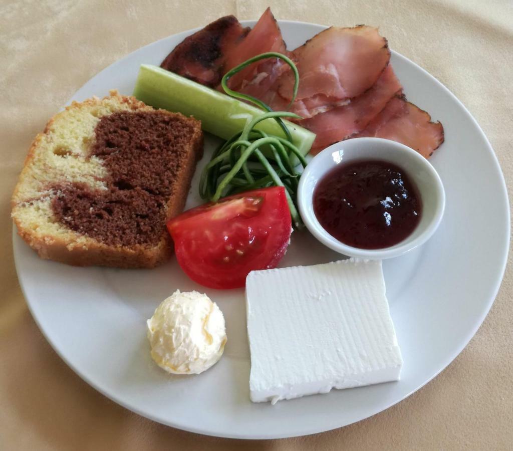 Hotel Continental Kiten  Zewnętrze zdjęcie