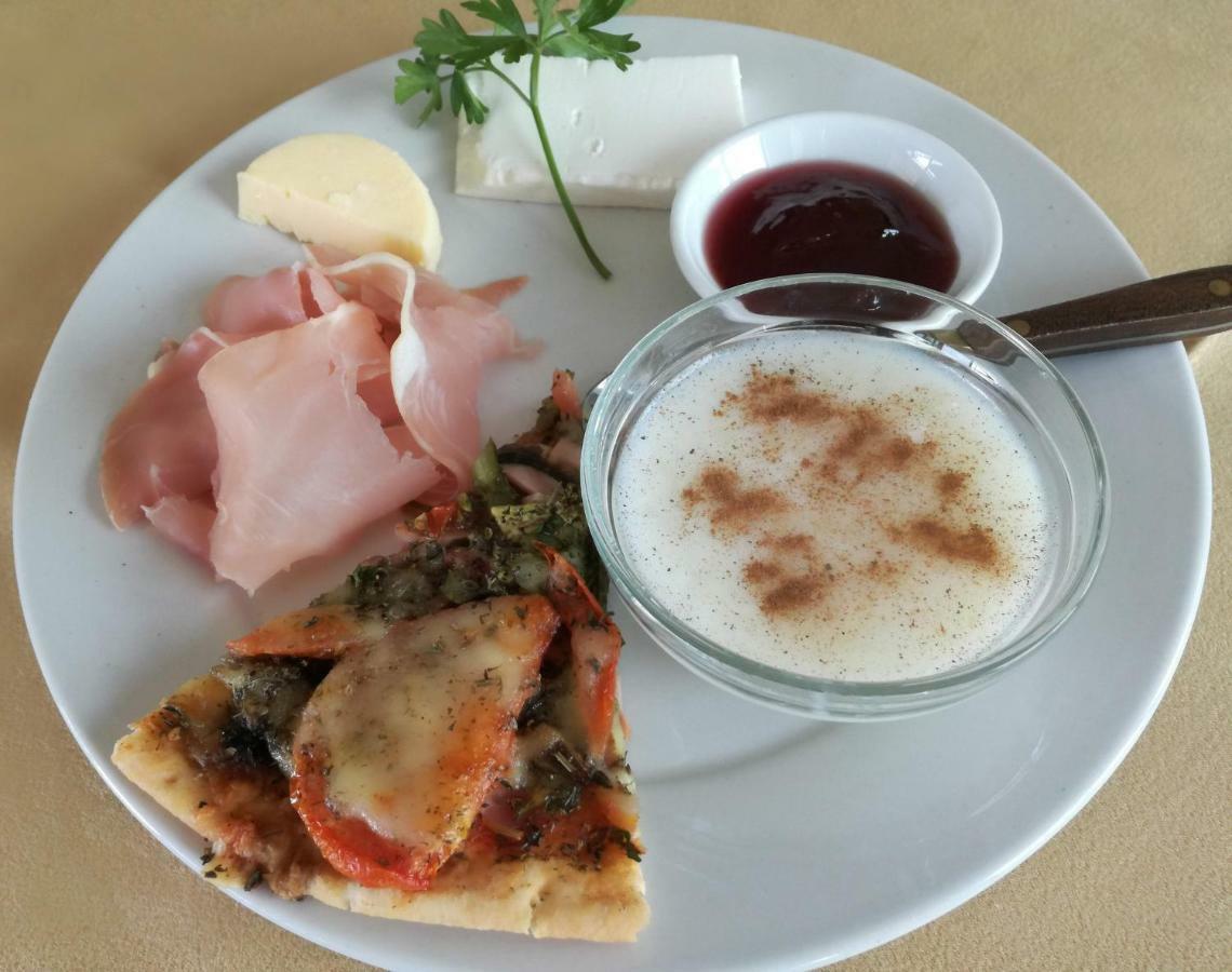 Hotel Continental Kiten  Zewnętrze zdjęcie
